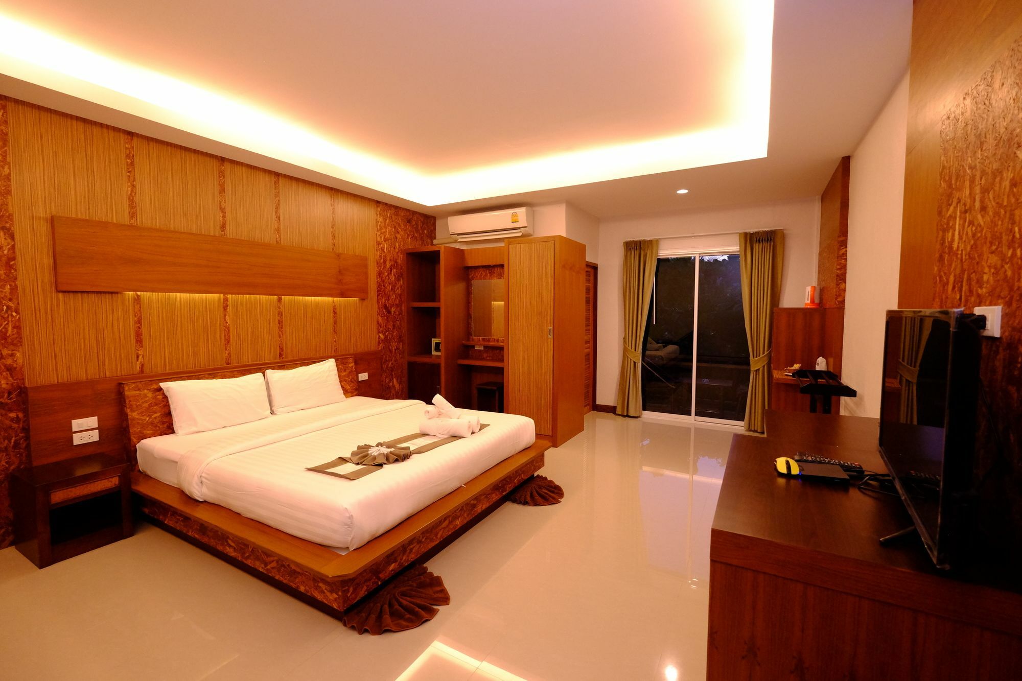 Hotel The Peace Tara House à Ko Lanta Extérieur photo
